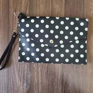 Large wristlet